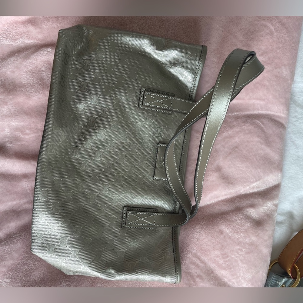 Selling brand new never worn gucci bag